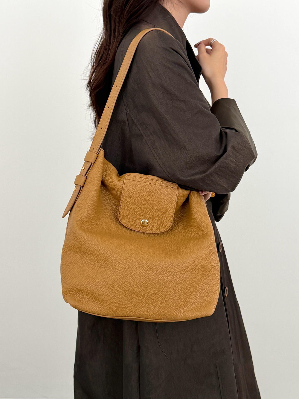 Handcrafted Top Grain Cowhide Leather Slouchy Bucket Bag | Women's Shoulder & Top-Handle Purse