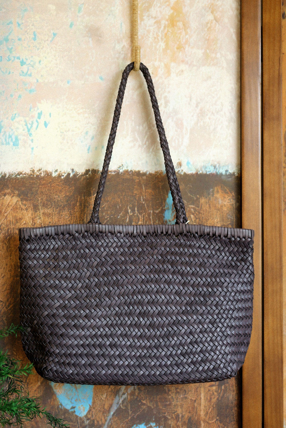 Handwoven Basket Tote Bag | Vegetable-Tanned Italian Cowhide Hand-Carry Bag | Minimalist Summer Commuter Style