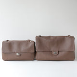 Minimalist Commuter Leather Shoulder Bag | Top Grain Cowhide Handbag with Twist-Lock Closure