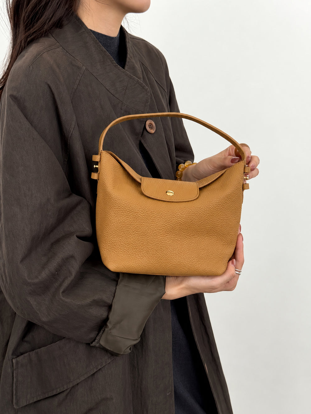 Handcrafted Top Grain Cowhide Leather Slouchy Bucket Bag | Women's Shoulder & Top-Handle Purse