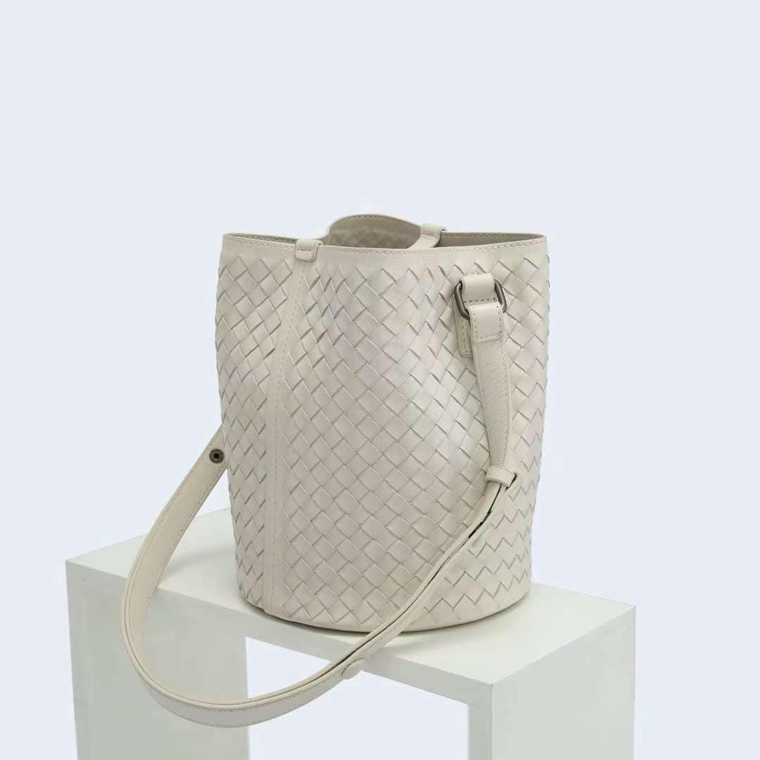 Interwoven Lambskin Leather Bucket Bag, Small Shoulder Bag, Woven Purse Women Classic bag Crossbody Designer Bag, Designer Bag, off white