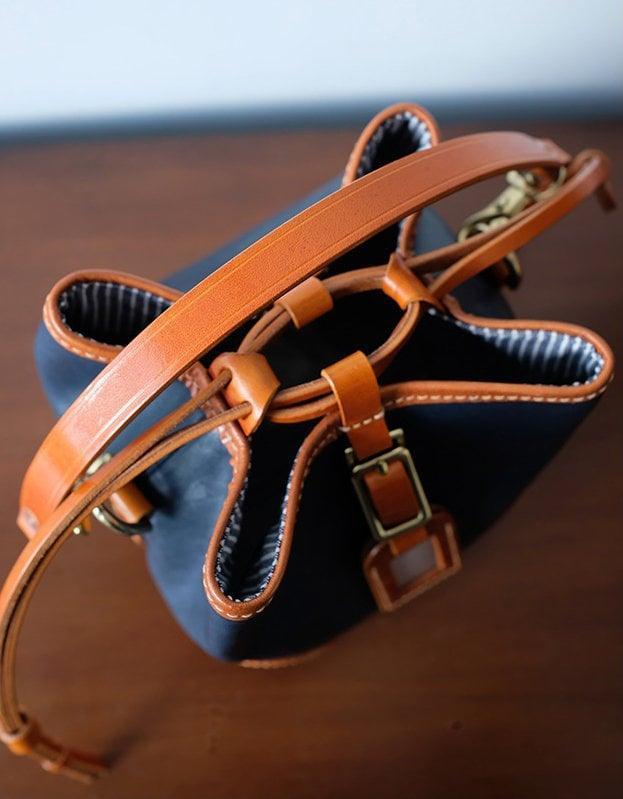 Italian Luxury Cowhide Leather Drawstring Bucket Bag, Handcrafted High-End Colliding Colours Genuine Leather Shoulder Bag Women