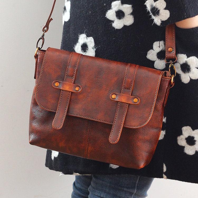 Leather Bag for Woman, Leather crossbody purse, Brown Cute Messenger bag, Everyday trendy crossbody Handmade bag, Messenger Purse