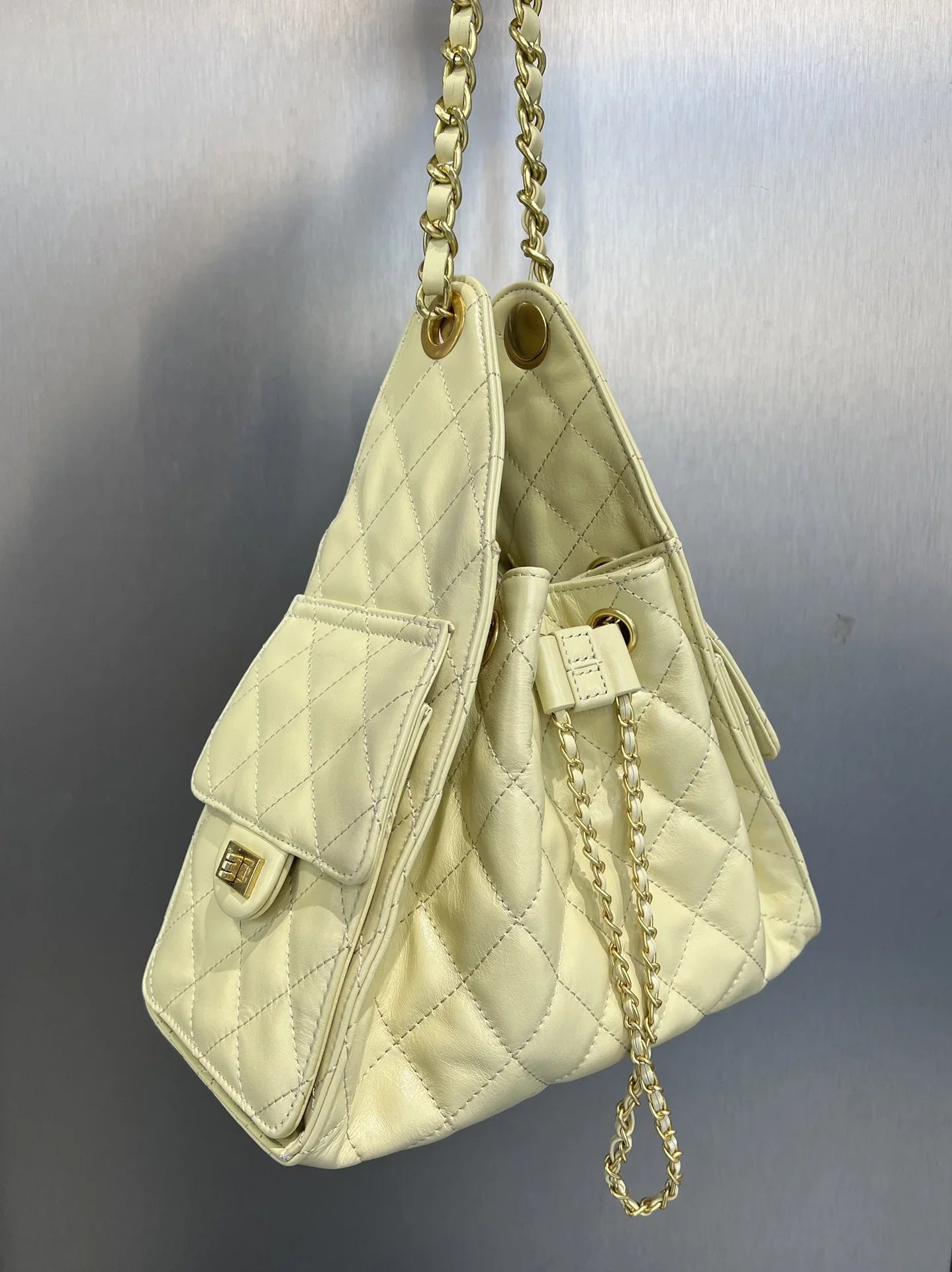 Quilted Diamond Leather Drawstring Hobo Bag – Gold Chain Strap | Lambskin & Cowhide Shoulder Bag for Women