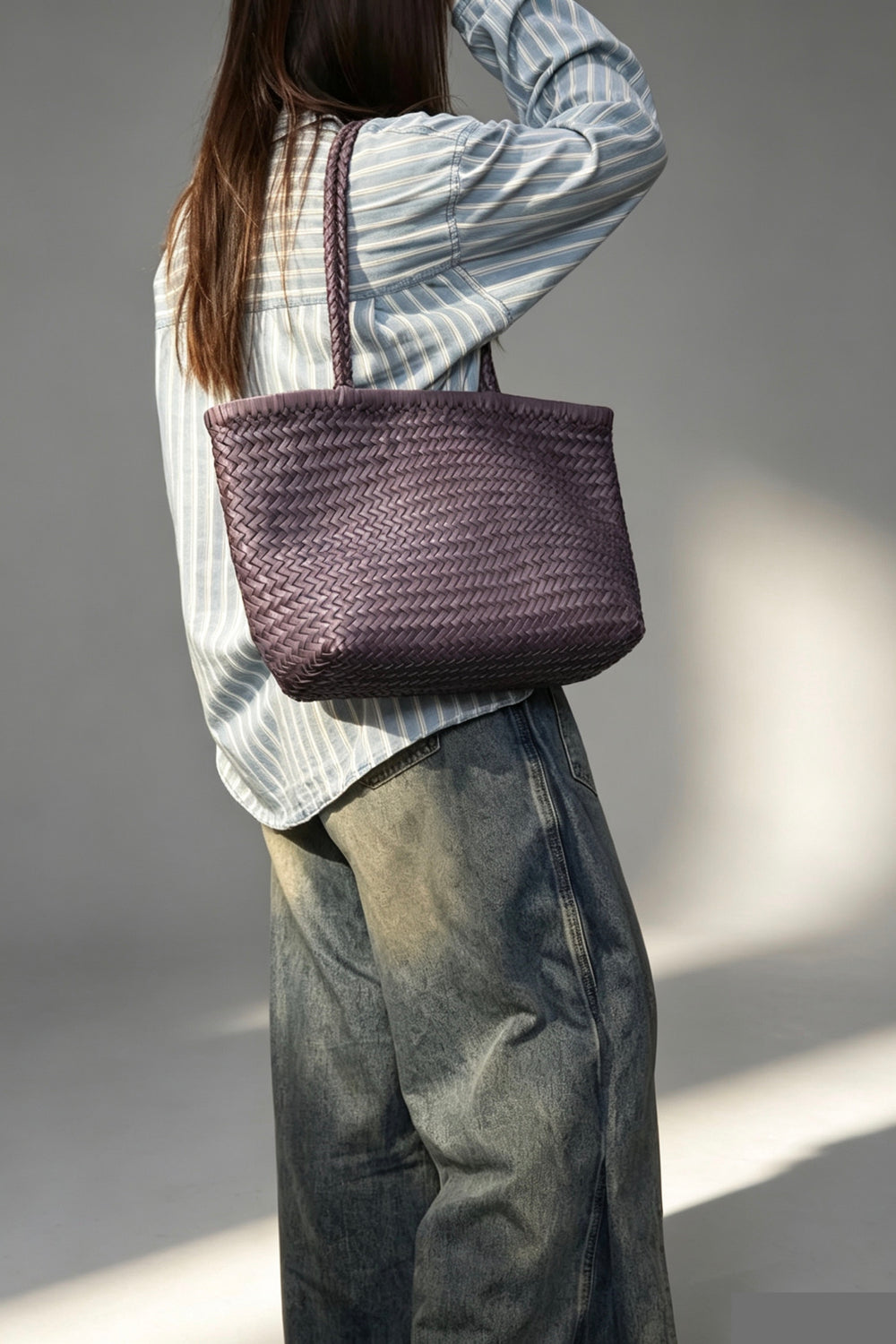 Handwoven Basket Tote Bag | Vegetable-Tanned Italian Cowhide Hand-Carry Bag | Minimalist Summer Commuter Style