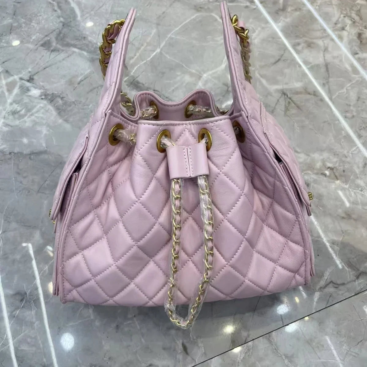 Quilted Diamond Leather Drawstring Hobo Bag – Gold Chain Strap | Lambskin & Cowhide Shoulder Bag for Women