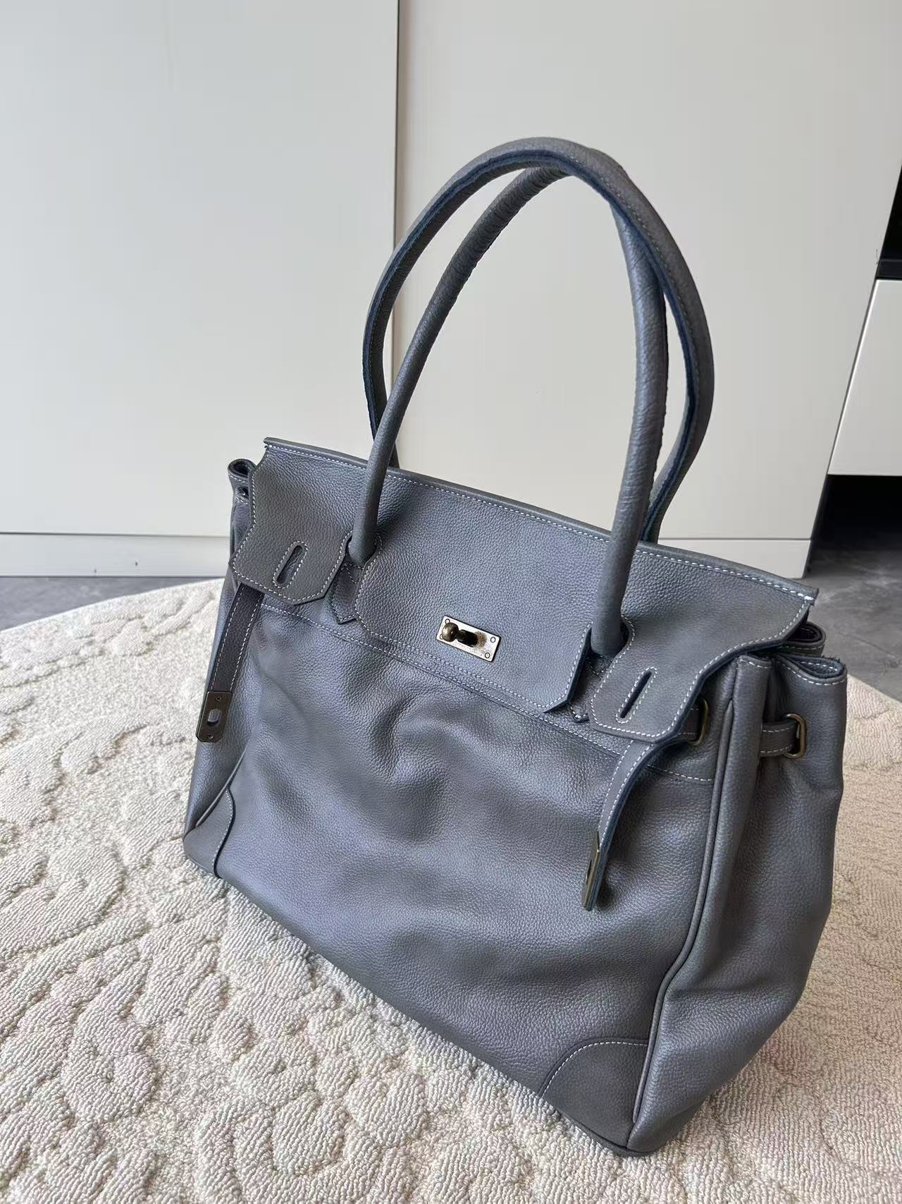 Handcrafted Water-Dyed Cowhide Leather Structured Tote Bag | Women's Vintage Old-Money Style Large Shoulder Bag