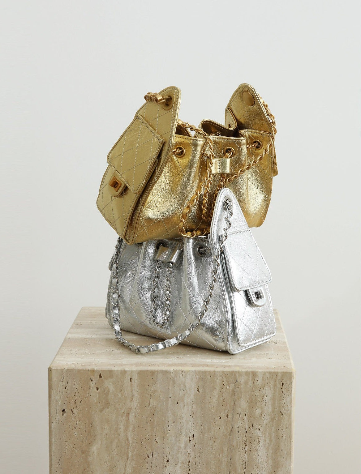 Quilted Diamond Leather Drawstring Hobo Bag – Gold Chain Strap | Lambskin & Cowhide Shoulder Bag for Women