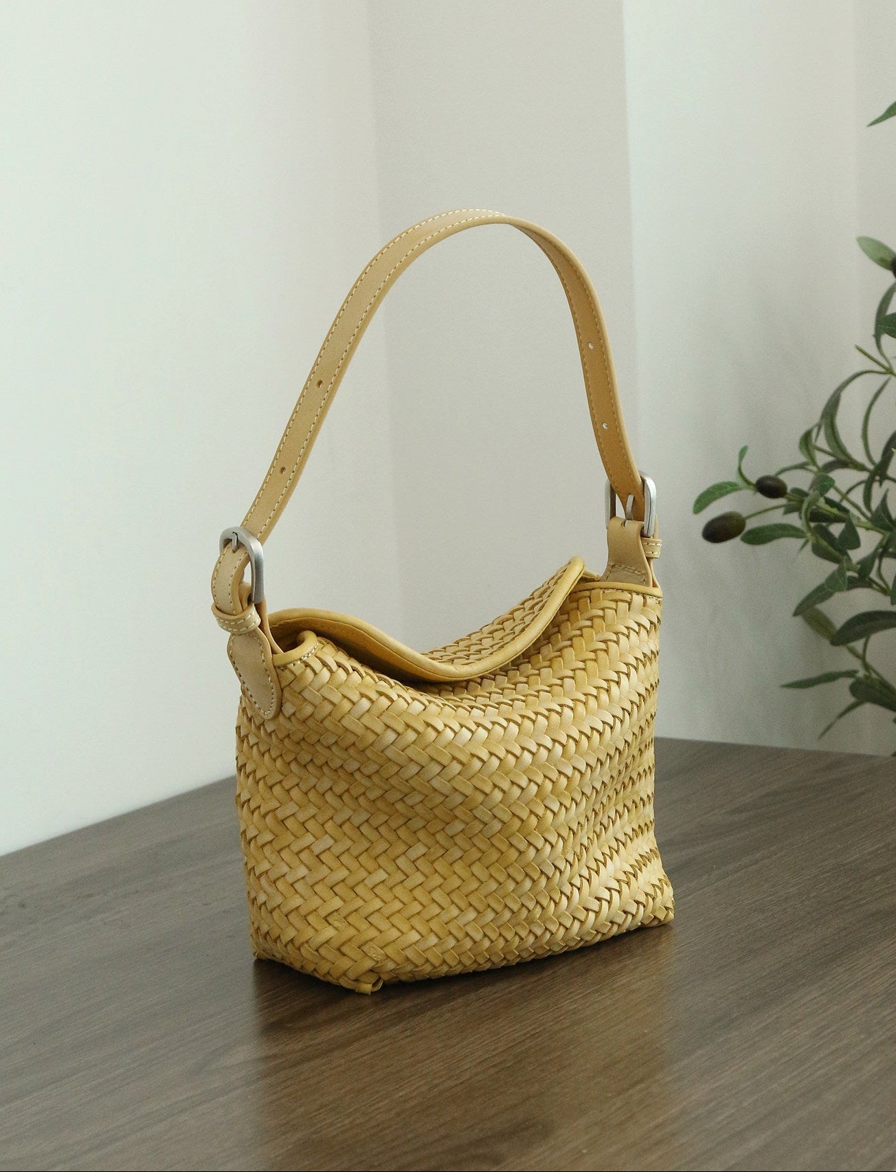 Handwoven Full Grain Leather Hobo Bag | Vintage Basketweave Shoulder & Crossbody Bag