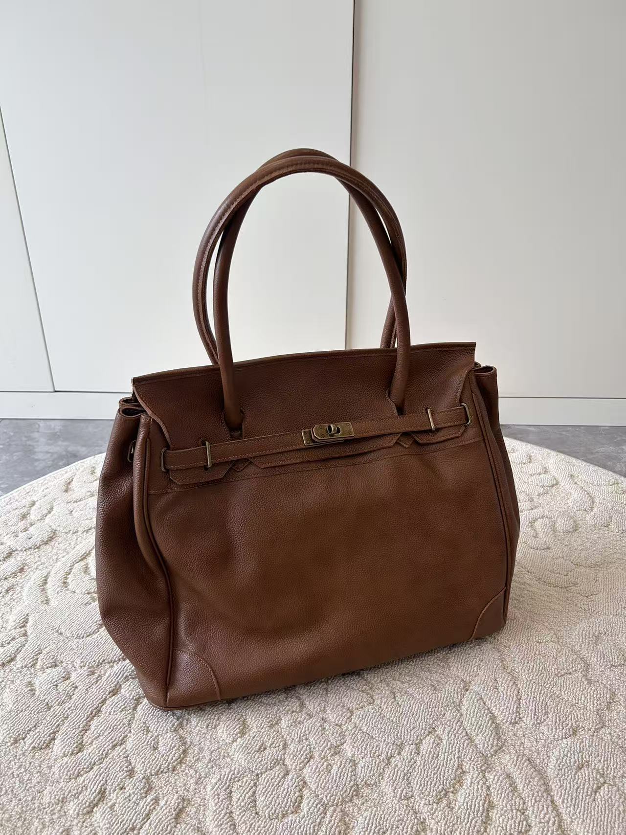 Handcrafted Water-Dyed Cowhide Leather Structured Tote Bag | Women's Vintage Old-Money Style Large Shoulder Bag