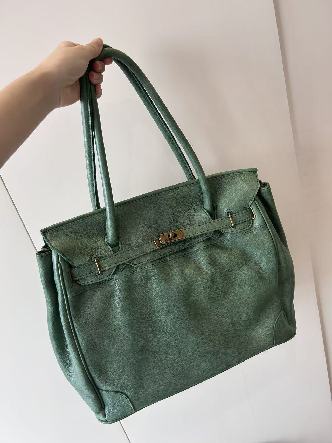 Handcrafted Water-Dyed Cowhide Leather Structured Tote Bag | Women's Vintage Old-Money Style Large Shoulder Bag
