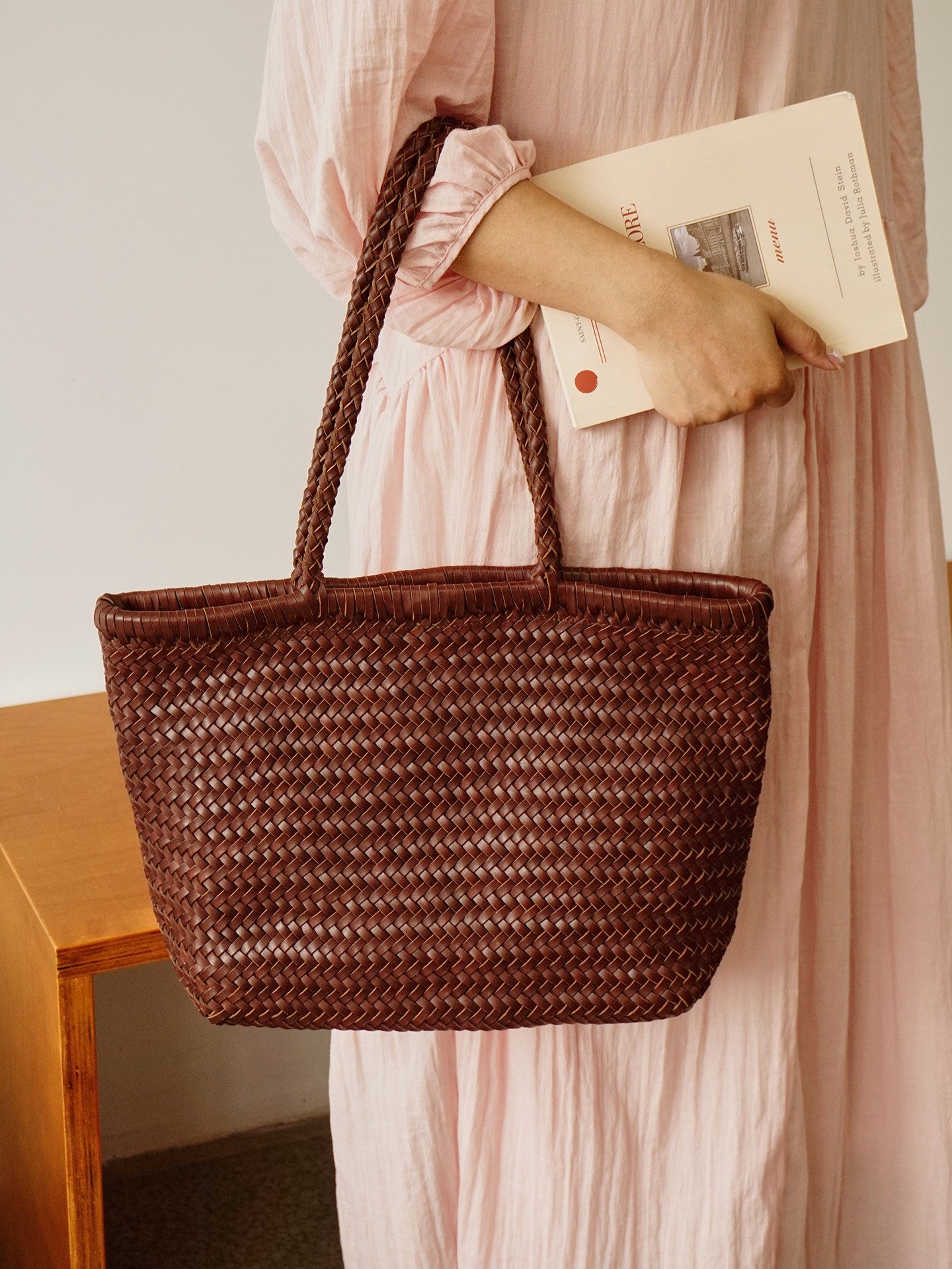 Handwoven Basket Tote Bag | Vegetable-Tanned Italian Cowhide Hand-Carry Bag | Minimalist Summer Commuter Style