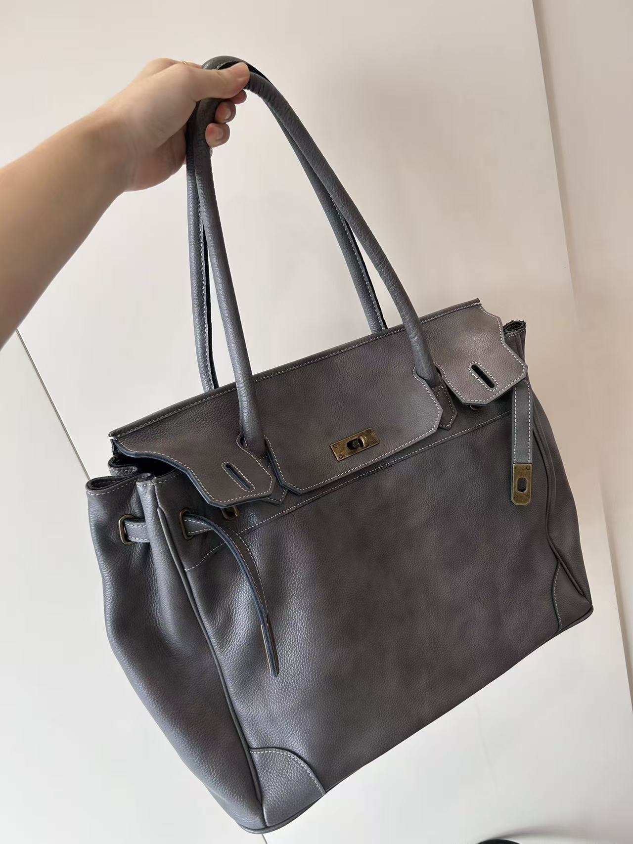 Handcrafted Water-Dyed Cowhide Leather Structured Tote Bag | Women's Vintage Old-Money Style Large Shoulder Bag