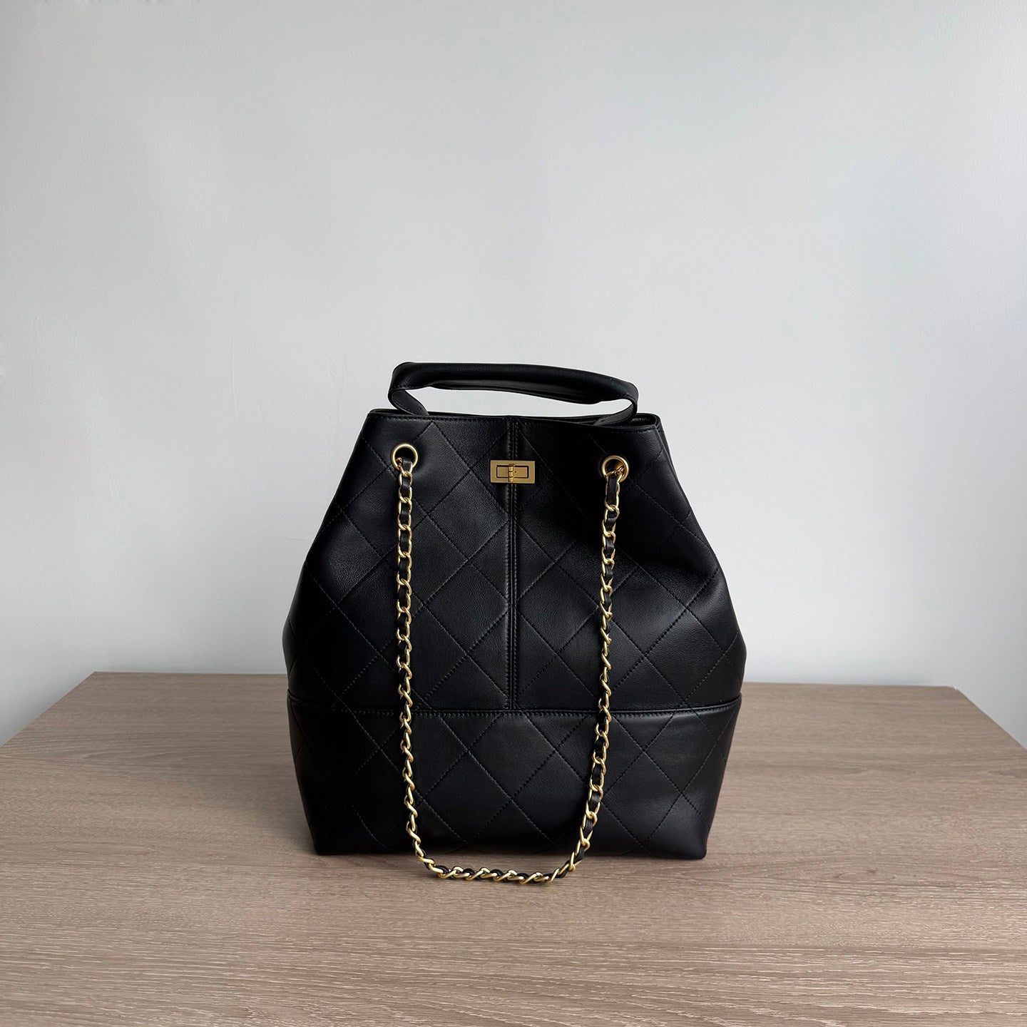 Quilted Lambskin and Suede Leather Chain Tote Bag | Women's Vintage Two-Tone Shoulder & Crossbody Bag