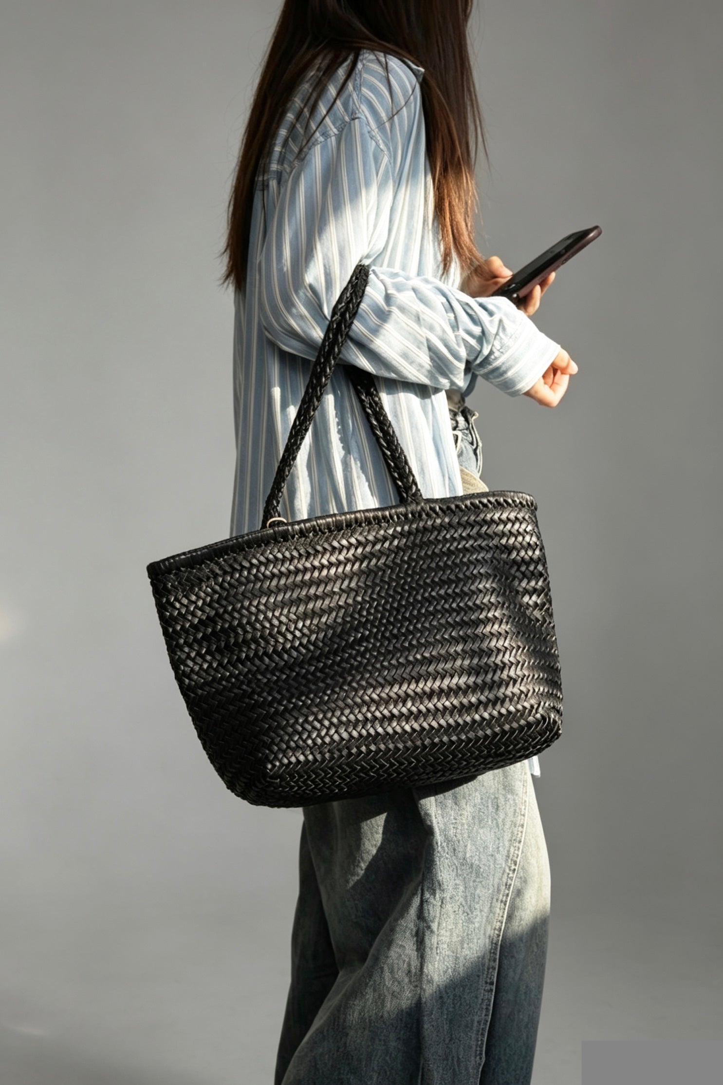 Handwoven Basket Tote Bag | Vegetable-Tanned Italian Cowhide Hand-Carry Bag | Minimalist Summer Commuter Style