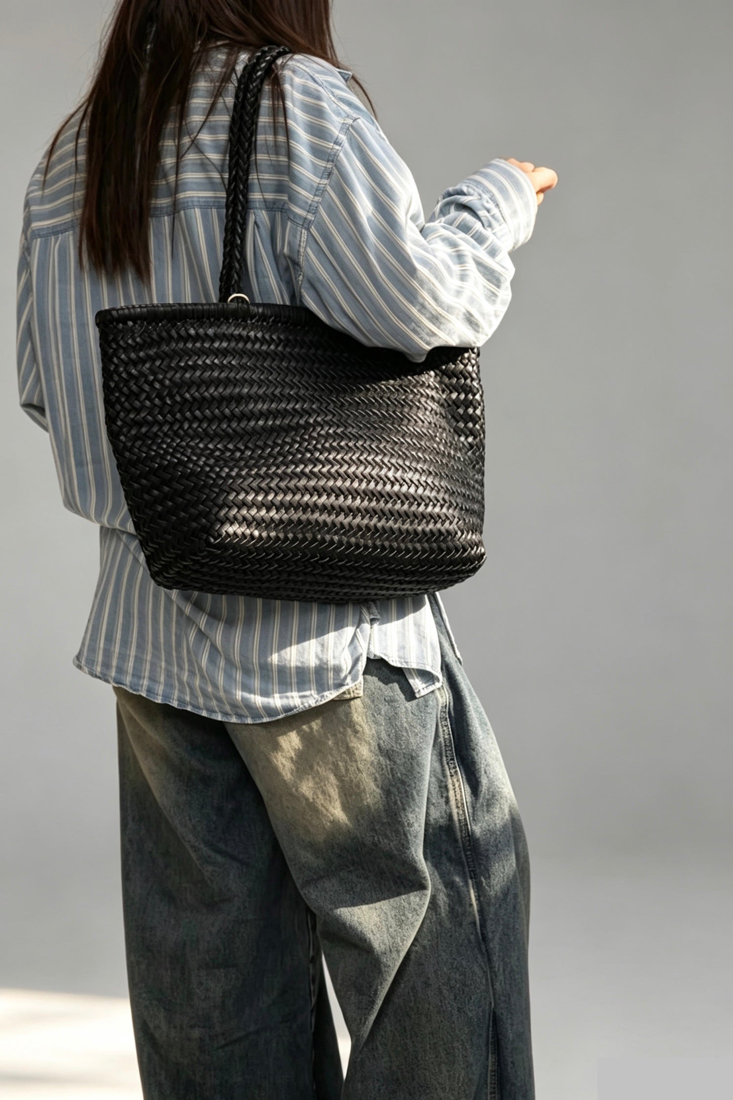 Handwoven Basket Tote Bag | Vegetable-Tanned Italian Cowhide Hand-Carry Bag | Minimalist Summer Commuter Style