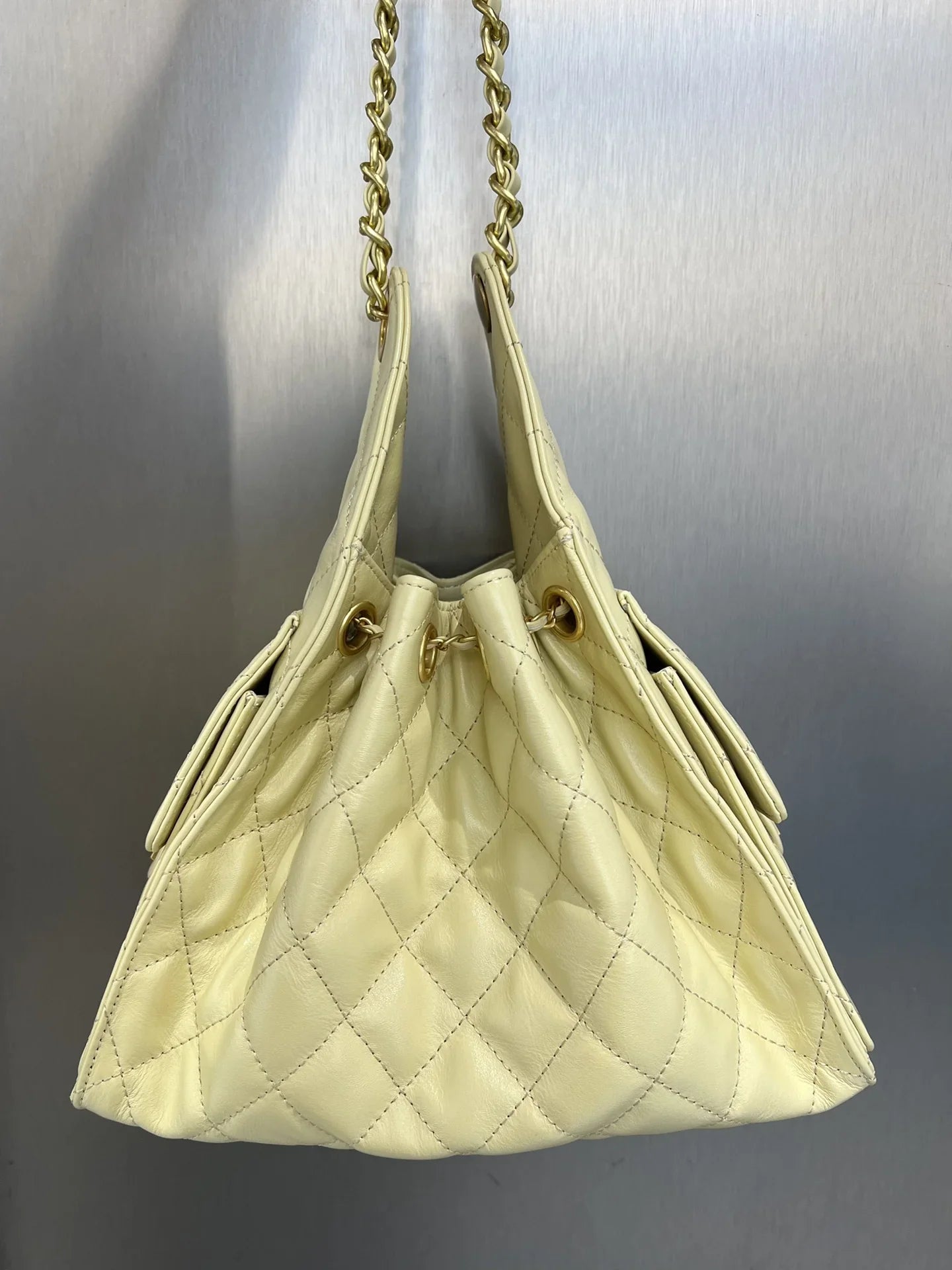 Quilted Diamond Leather Drawstring Hobo Bag – Gold Chain Strap | Lambskin & Cowhide Shoulder Bag for Women