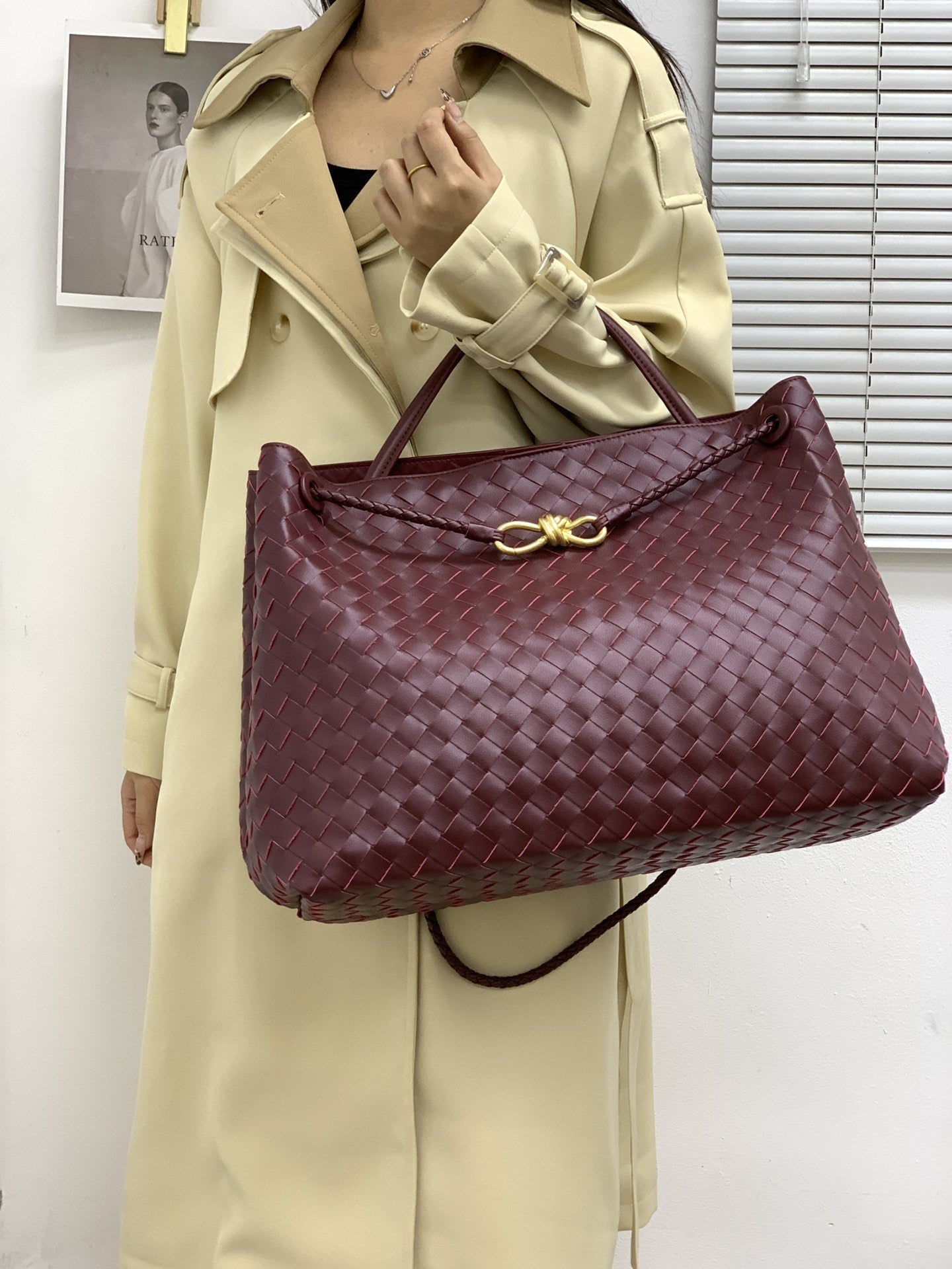 Cowhide Leather Knotted Intrecciato Shoulder Bag | Woven Handbag With Metal Buckle, Daily Fashion Designer Bag, Woven Shoulder Purse