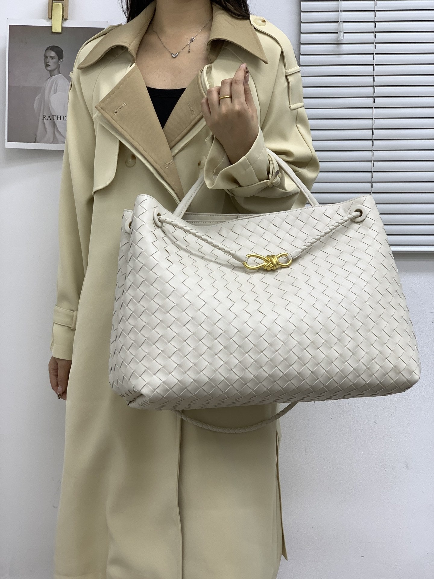 Cowhide Leather Knotted Intrecciato Shoulder Bag | Woven Handbag With Metal Buckle, Daily Fashion Designer Bag, Woven Shoulder Purse