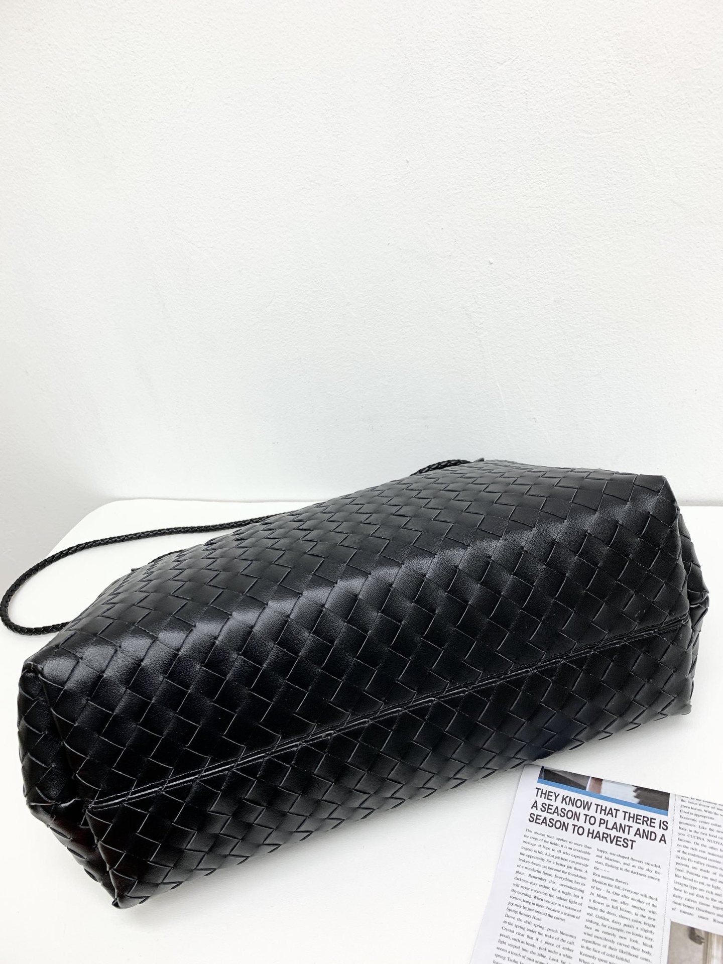 Cowhide Leather Knotted Intrecciato Shoulder Bag | Woven Handbag With Metal Buckle, Daily Fashion Designer Bag, Woven Shoulder Purse