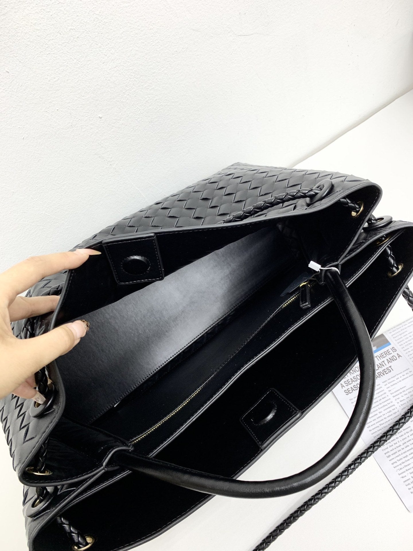 Cowhide Leather Knotted Intrecciato Shoulder Bag | Woven Handbag With Metal Buckle, Daily Fashion Designer Bag, Woven Shoulder Purse