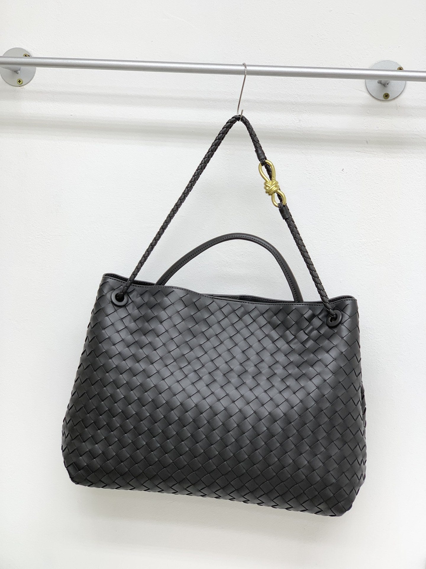 Cowhide Leather Knotted Intrecciato Shoulder Bag | Woven Handbag With Metal Buckle, Daily Fashion Designer Bag, Woven Shoulder Purse