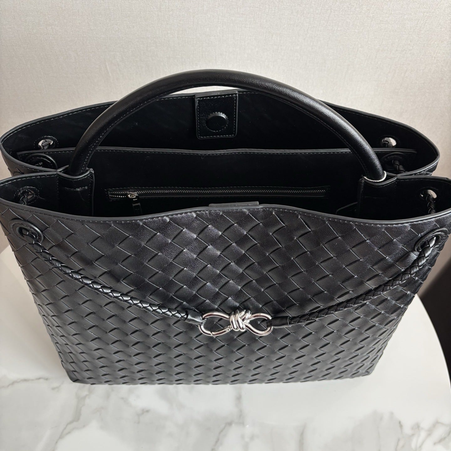 Cowhide Leather Knotted Intrecciato Shoulder Bag | Woven Handbag With Metal Buckle, Daily Fashion Designer Bag, Woven Shoulder Purse