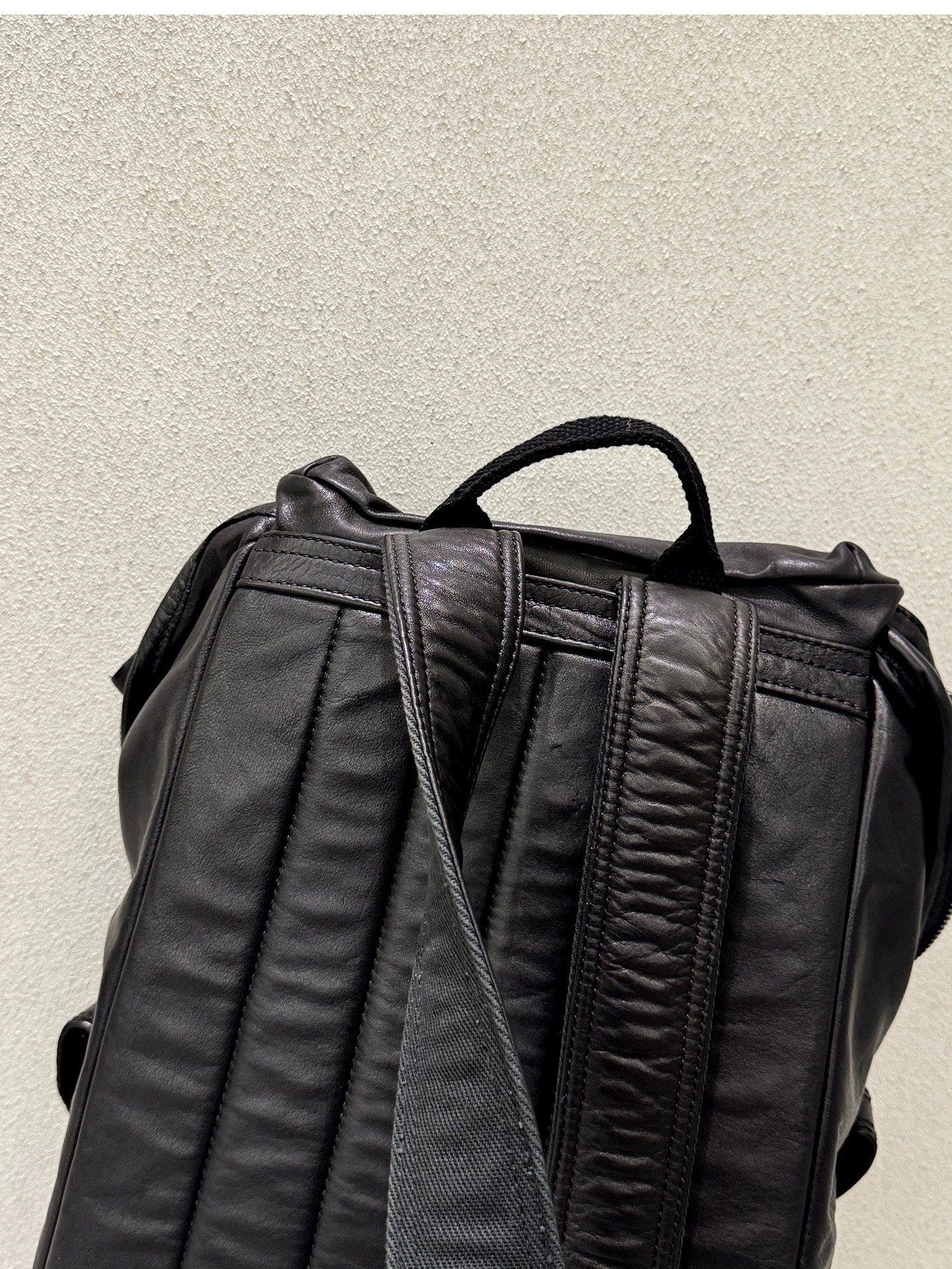 Distressed Vintage Leather Backpack | Unisex Full Grain Cowhide Rucksack | Multi-Zip Bag for Men and Women