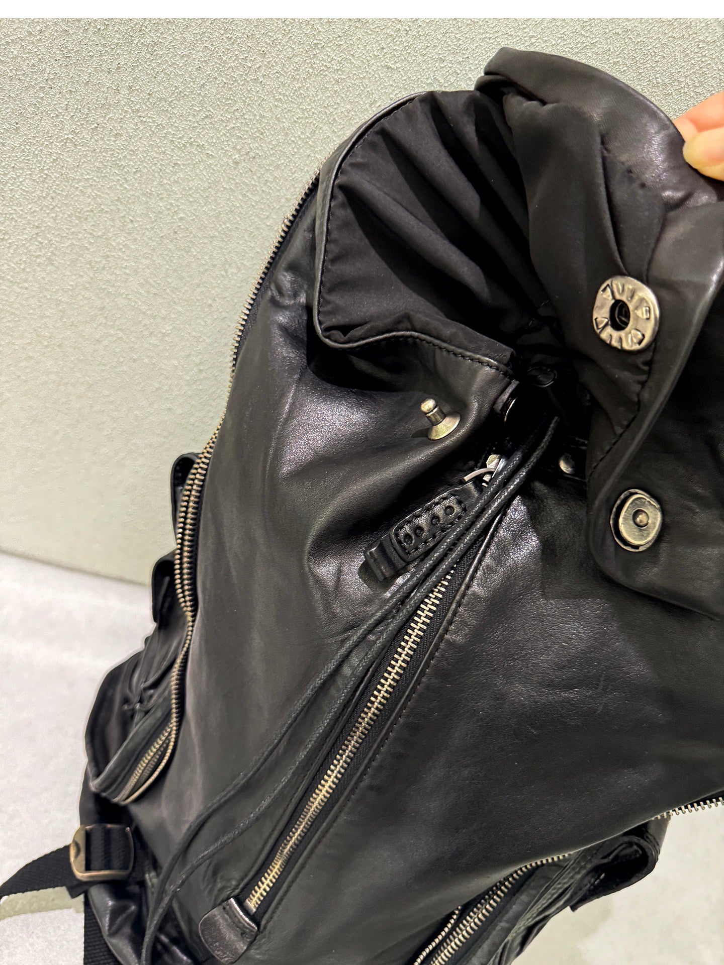Distressed Vintage Leather Backpack | Unisex Full Grain Cowhide Rucksack | Multi-Zip Bag for Men and Women