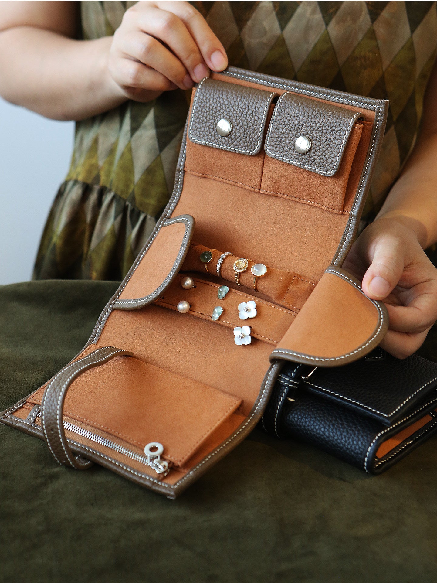 Handcrafted Full Grain Leather Jewellery Travel Organizer, Luxury Cowhide Jewellery Roll with Ring & Earring Holder, Portable Storage Case