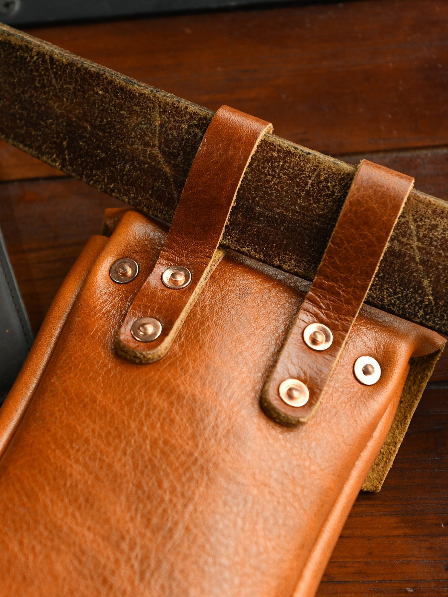 Handcrafted Full Grain Leather Belt Pouch | Cowhide Phone Holster | Outdoor EDC Waist Bag for Men