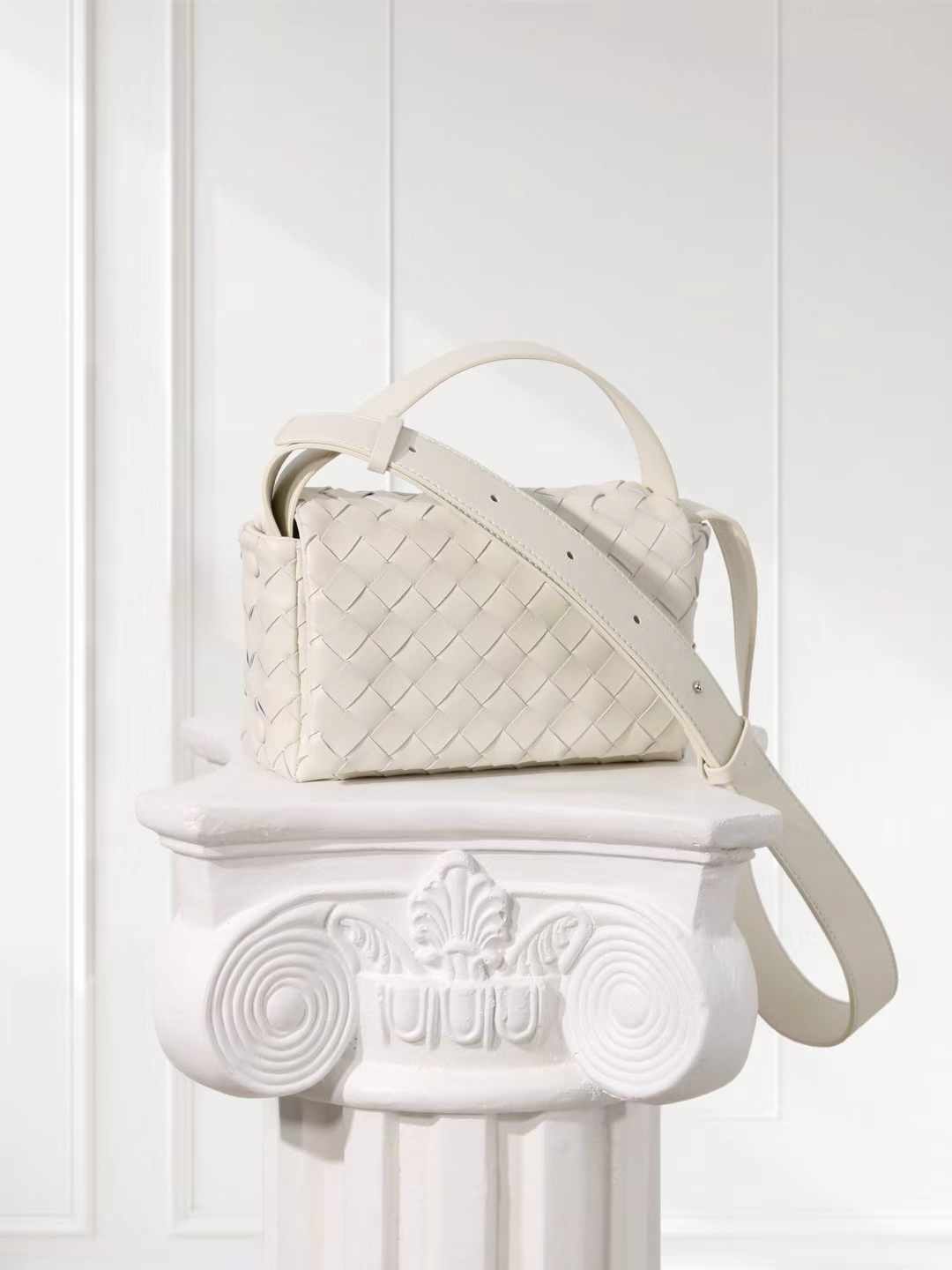 Handcrafted Intrecciato Mini Bag with Flap, Designer Weaven Calfskin Leather Crossbody & Top Handle Box Bag