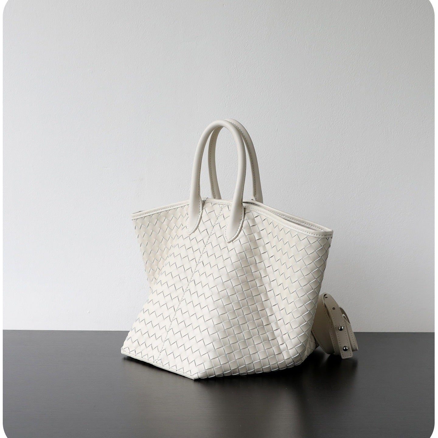 Handcrafted Top-Grain Sheepskin Woven Tote Bag | Women's Luxury Soft Lambskin Leather Bucket Shoulder Bag