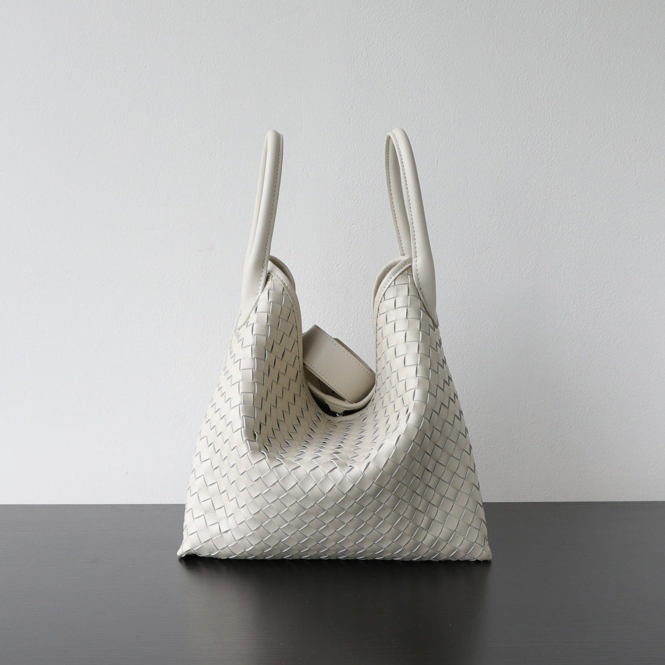 Handcrafted Top-Grain Sheepskin Woven Tote Bag | Women's Luxury Soft Lambskin Leather Bucket Shoulder Bag