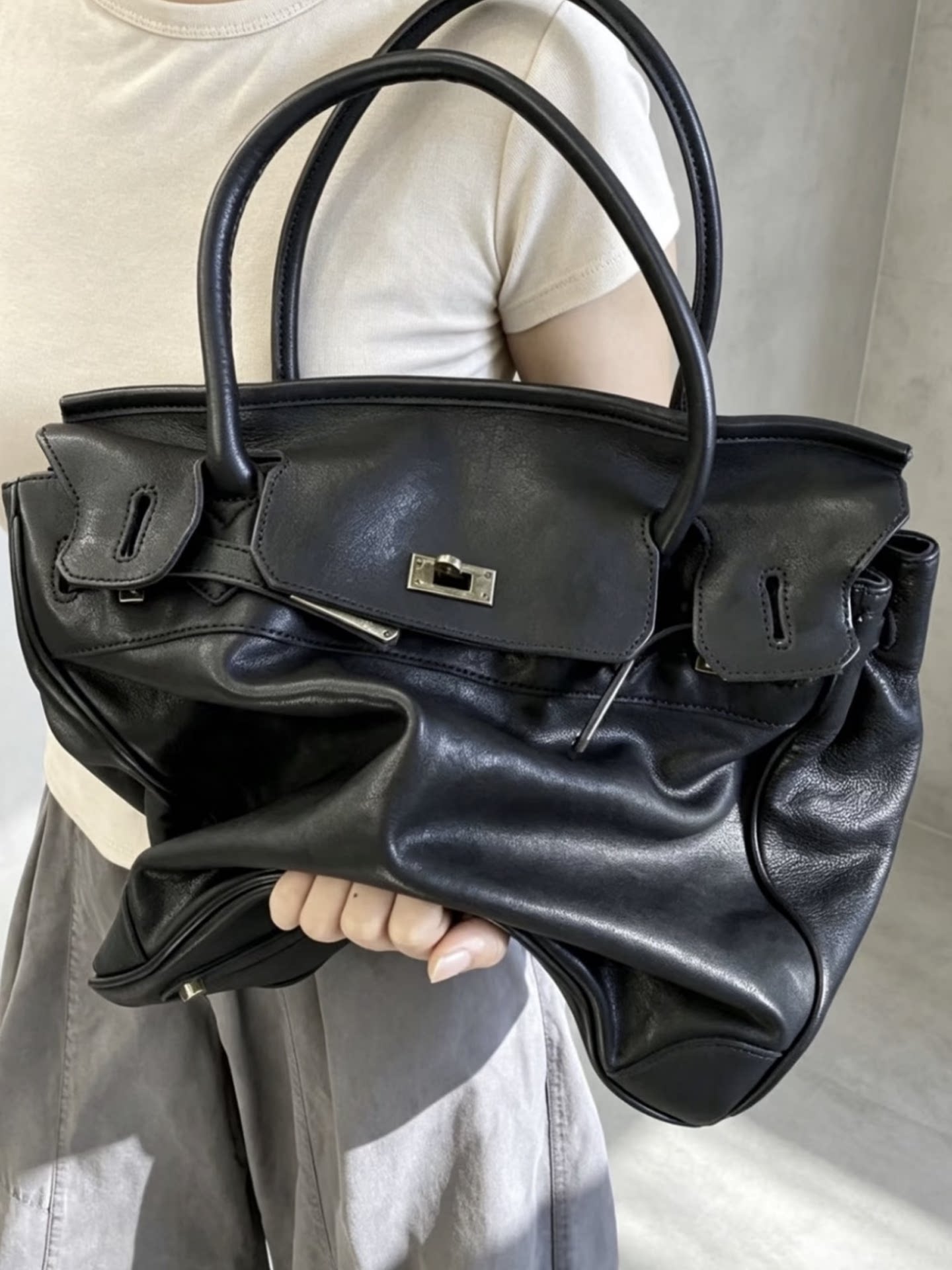 Handcrafted Water-Dyed Cowhide Leather Structured Tote Bag | Women's Vintage Old-Money Style Large Shoulder Bag