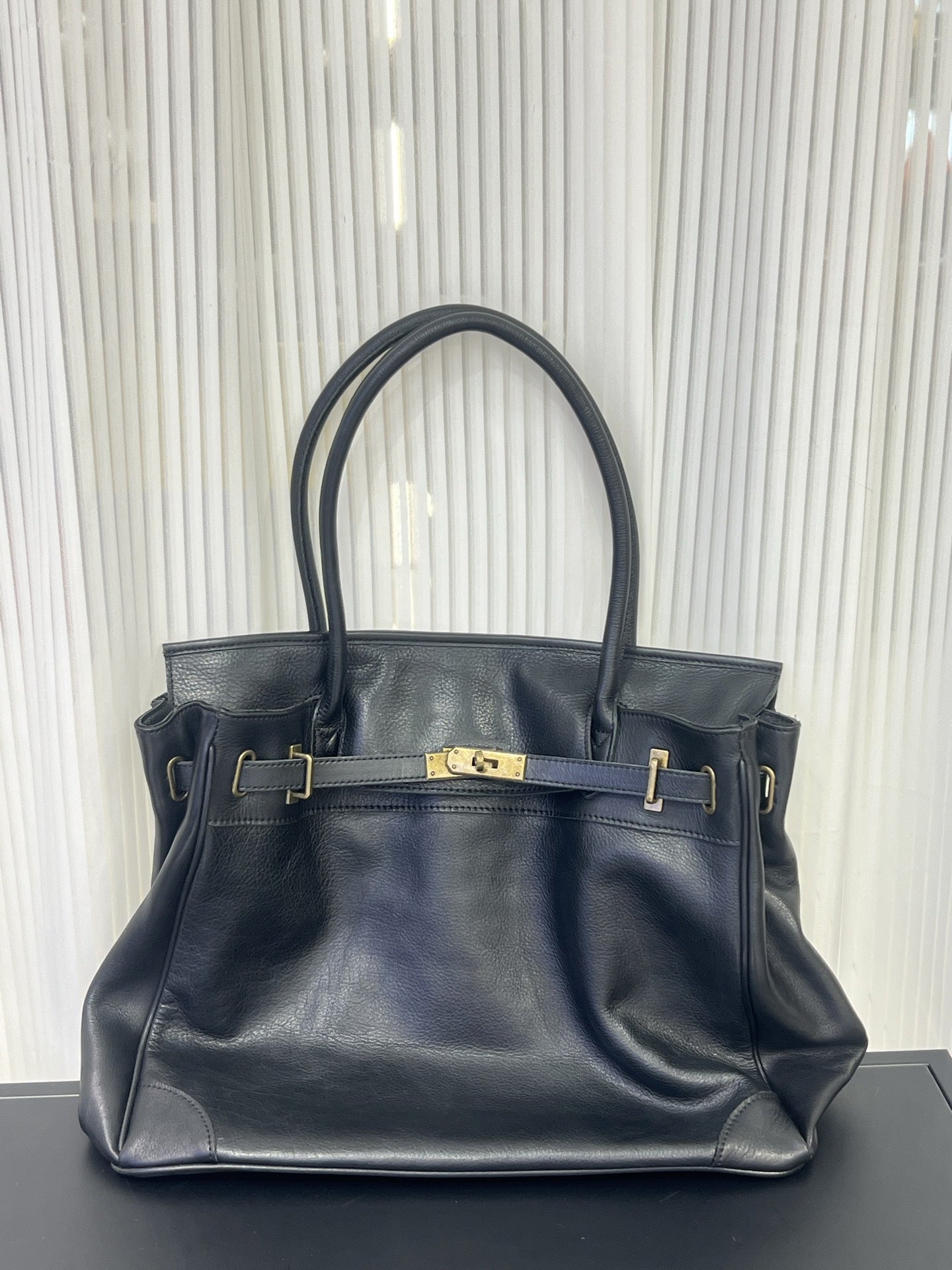 Handcrafted Water-Dyed Cowhide Leather Structured Tote Bag | Women's Vintage Old-Money Style Large Shoulder Bag