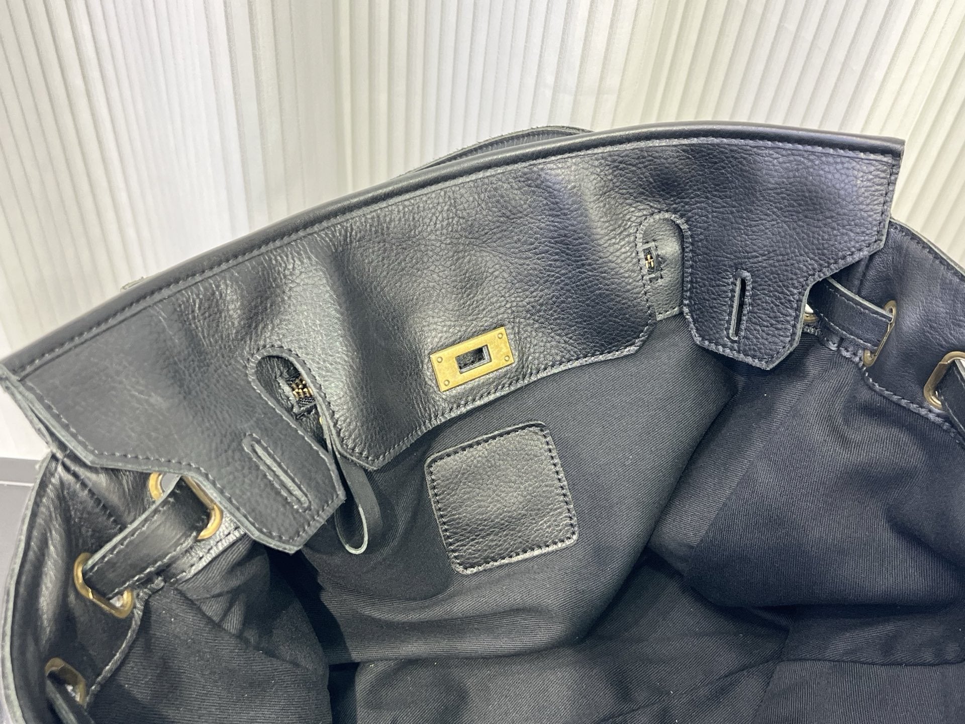 Handcrafted Water-Dyed Cowhide Leather Structured Tote Bag | Women's Vintage Old-Money Style Large Shoulder Bag