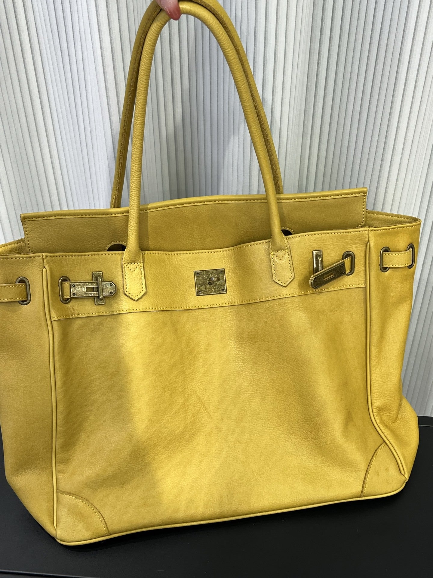 Handcrafted Water-Dyed Cowhide Leather Structured Tote Bag | Women's Vintage Old-Money Style Large Shoulder Bag