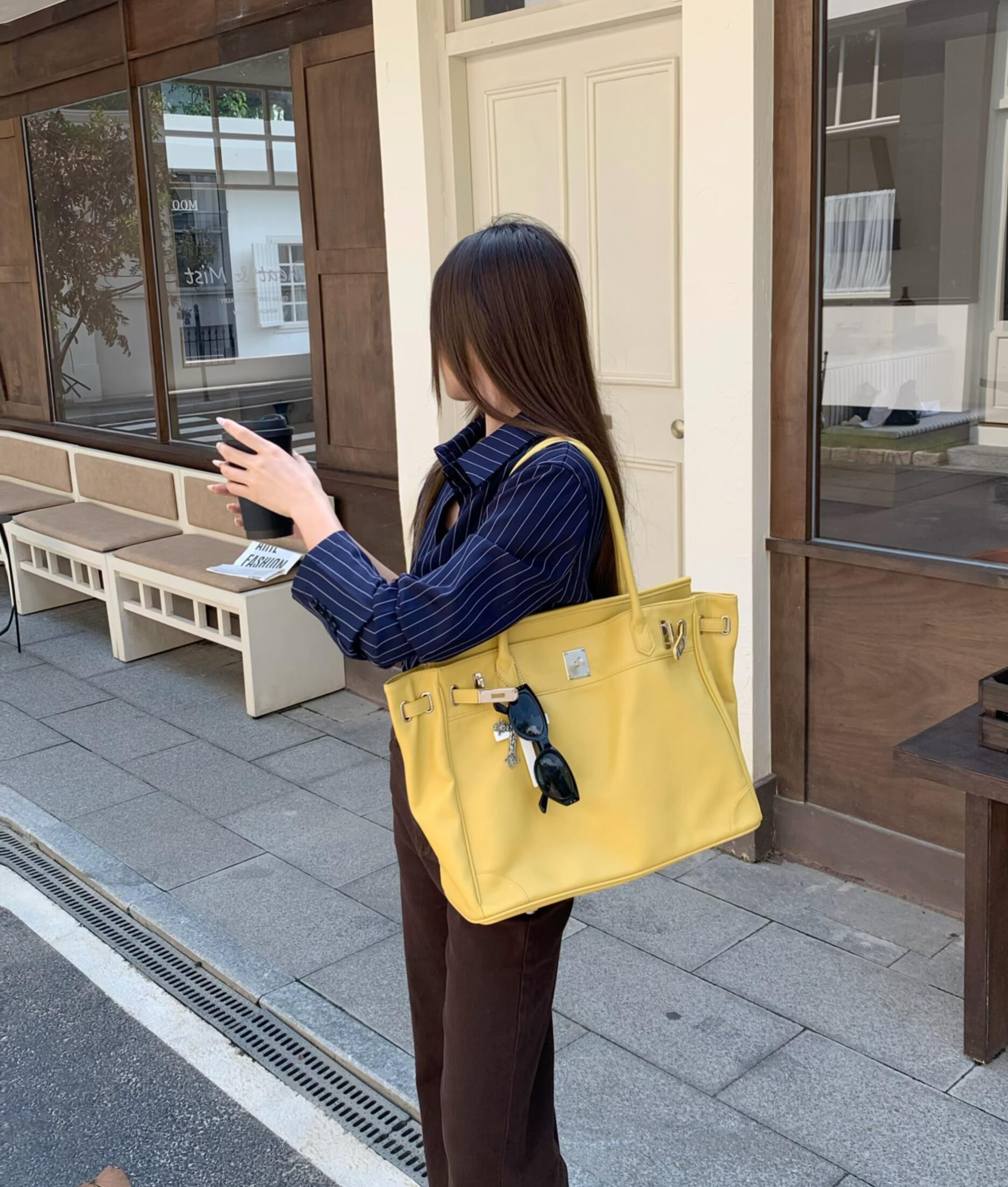 Handcrafted Water-Dyed Cowhide Leather Structured Tote Bag | Women's Vintage Old-Money Style Large Shoulder Bag