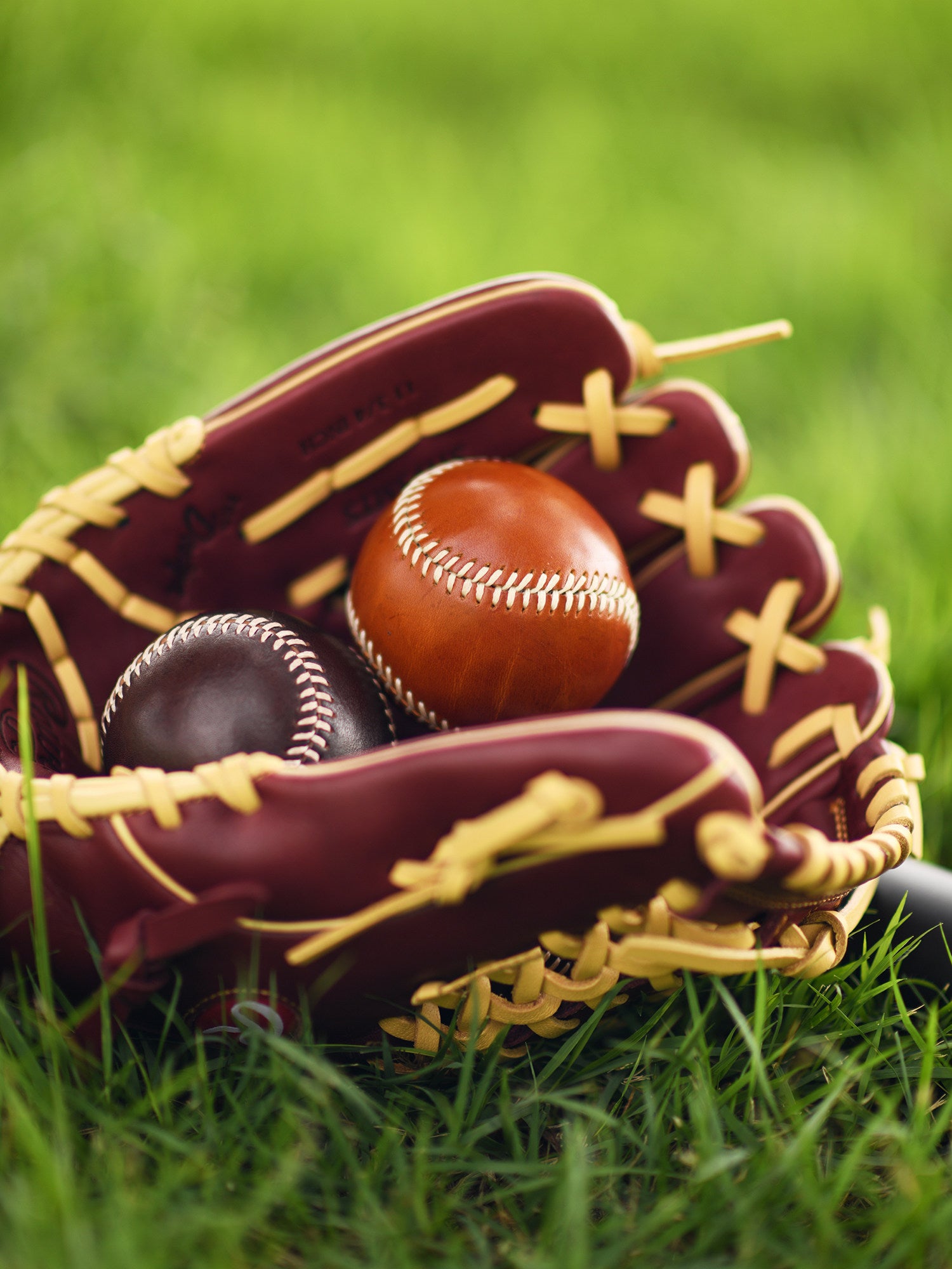 Handmade Cowhide Leather Baseball | 7.5cm Handcrafted Decorative Display Ball | Luxury Leather Baseball Gift