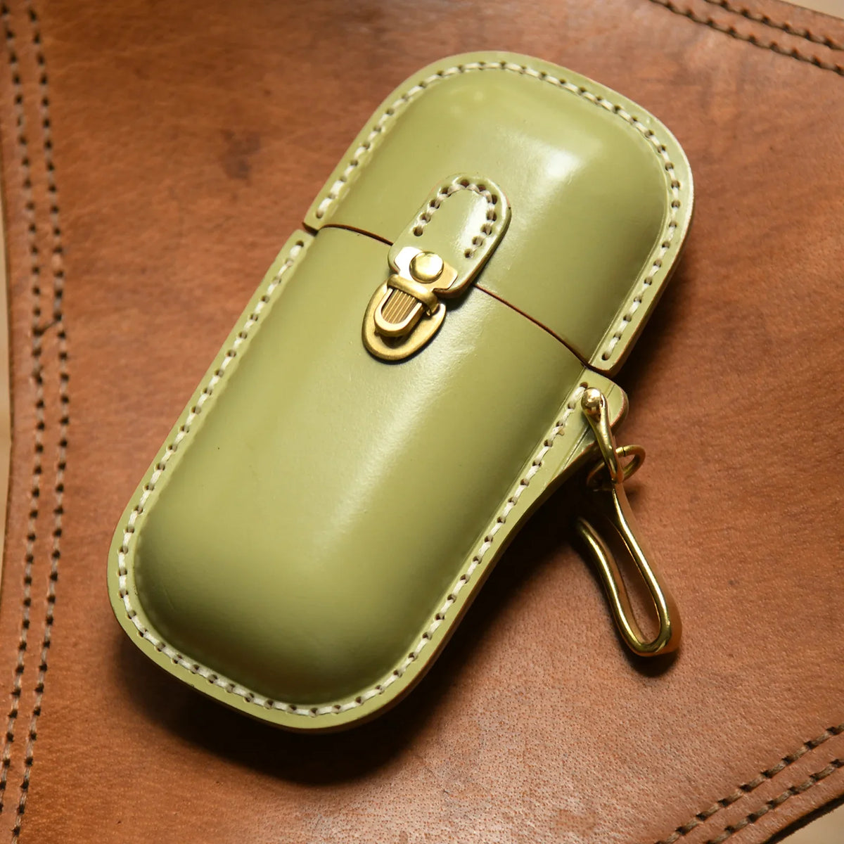 Handmade Leather Glasses Pouch, Cool Eyeglass Cases With Belt Clip, Vintage Hard Eyeglass Cases for Women & Men