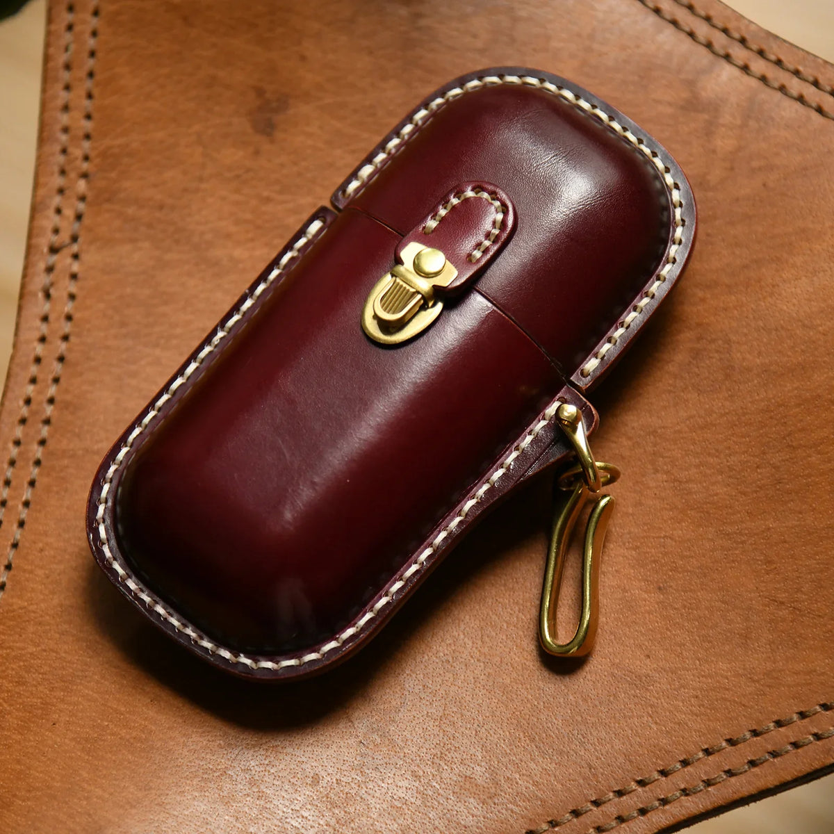 Handmade Leather Glasses Pouch, Cool Eyeglass Cases With Belt Clip, Vintage Hard Eyeglass Cases for Women & Men
