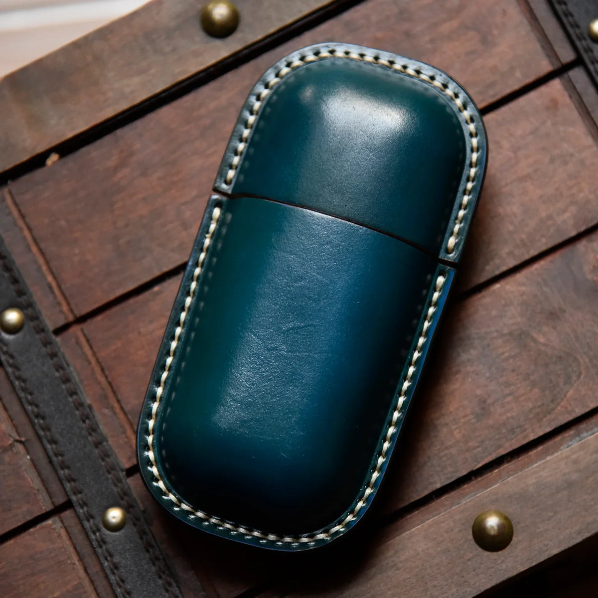 Handmade Leather Glasses Pouch, Cool Eyeglass Cases With Belt Clip, Vintage Hard Eyeglass Cases for Women & Men