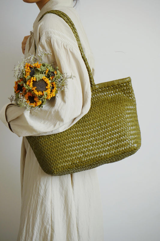 Handwoven Basket Tote Bag | Vegetable-Tanned Italian Cowhide Hand-Carry Bag | Minimalist Summer Commuter Style