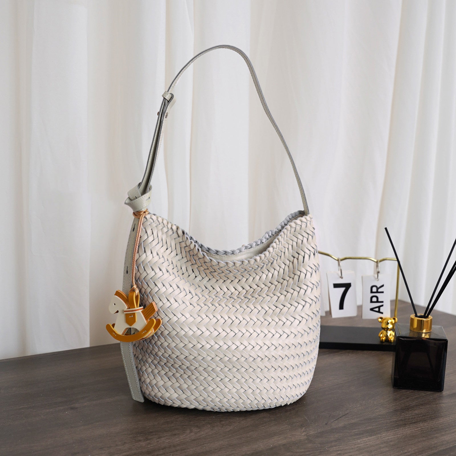 Handwoven Full-Grain Leather Bucket Bag | Stylish Shoulder Bag for Women | Leather Beach Bag