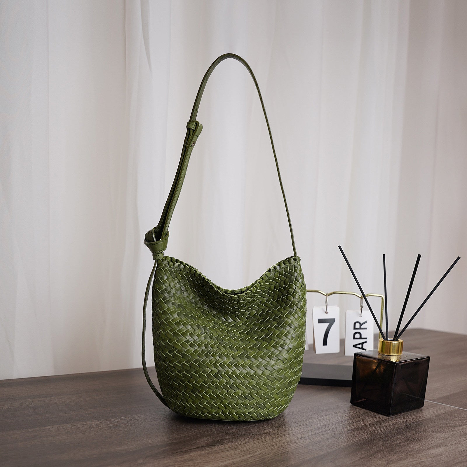 Handwoven Full-Grain Leather Bucket Bag | Stylish Shoulder Bag for Women | Leather Beach Bag