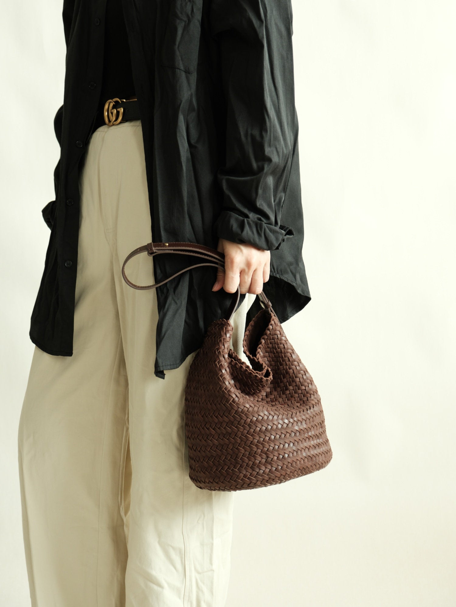 Handwoven Full-Grain Leather Bucket Bag | Stylish Shoulder Bag for Women | Leather Beach Bag