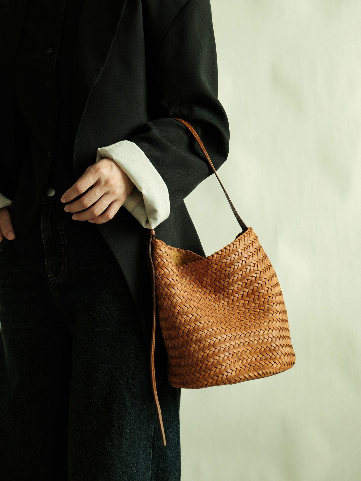 Handwoven Full-Grain Leather Bucket Bag | Stylish Shoulder Bag for Women | Leather Beach Bag