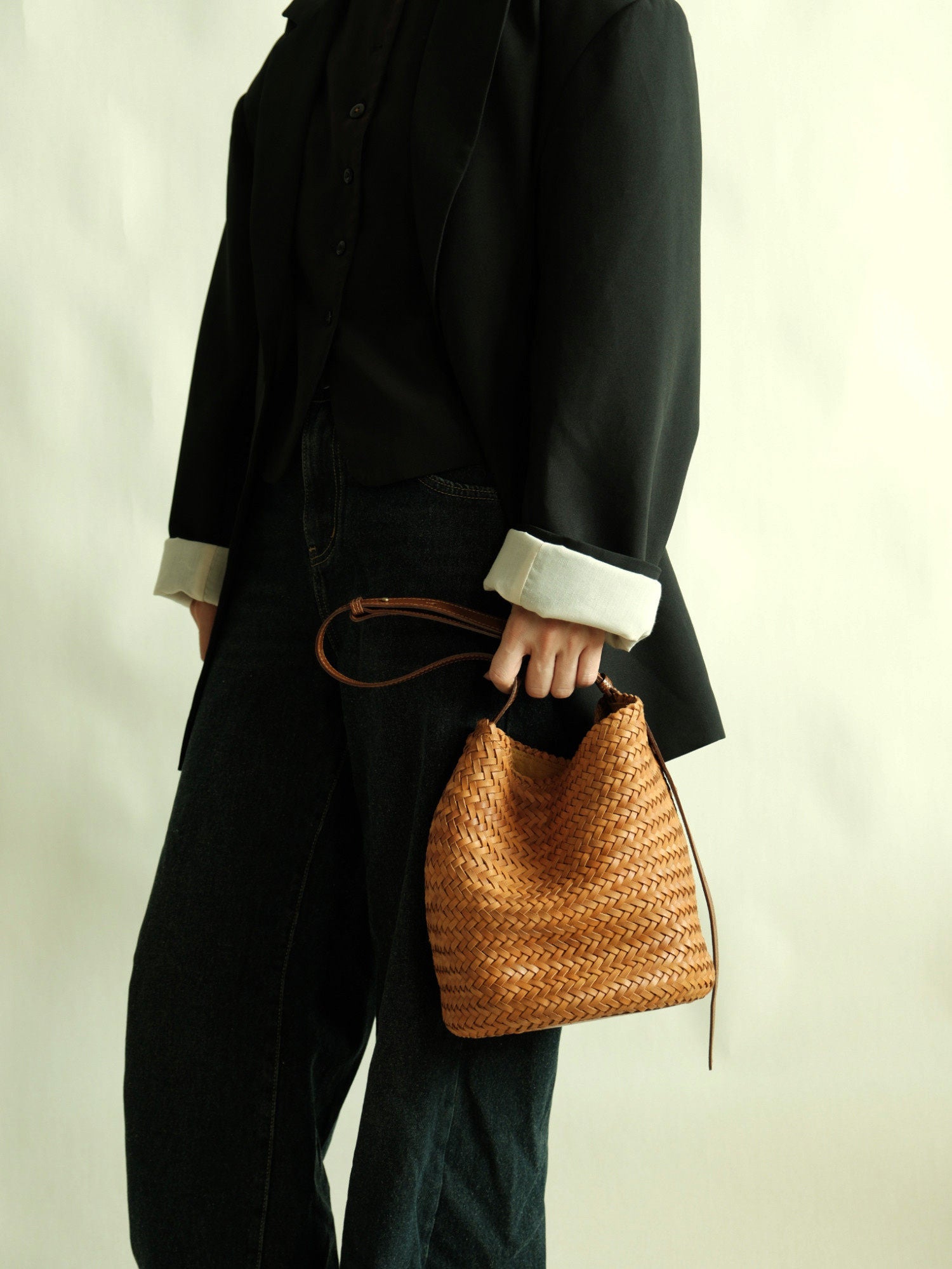 Handwoven Full-Grain Leather Bucket Bag | Stylish Shoulder Bag for Women | Leather Beach Bag