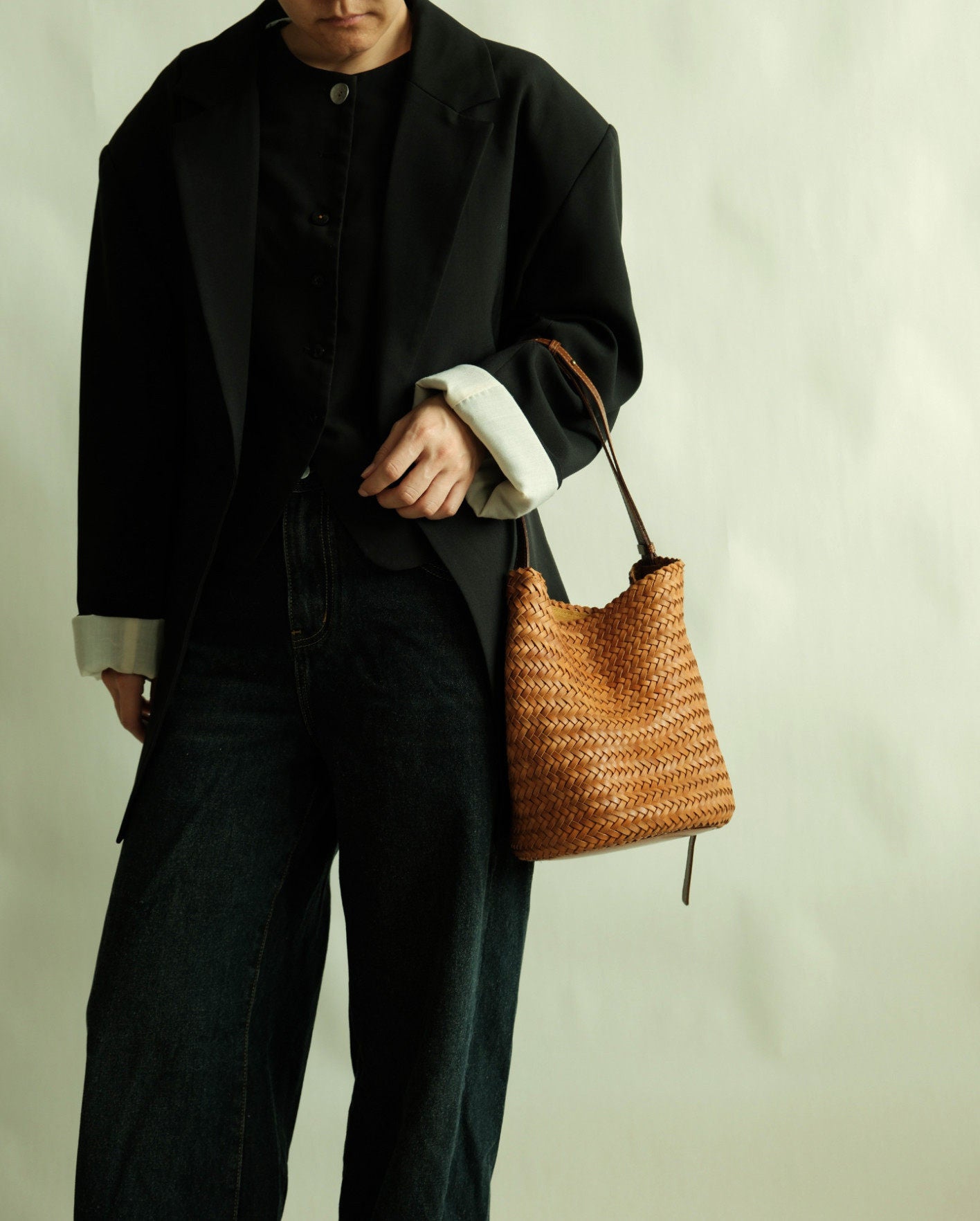 Handwoven Full-Grain Leather Bucket Bag | Stylish Shoulder Bag for Women | Leather Beach Bag